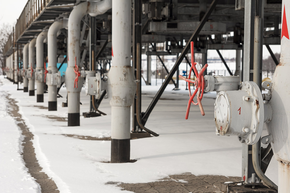 Frozen-pipes-which-can-be-avoided-with-industrial-winterization-for-hydrogen-plants